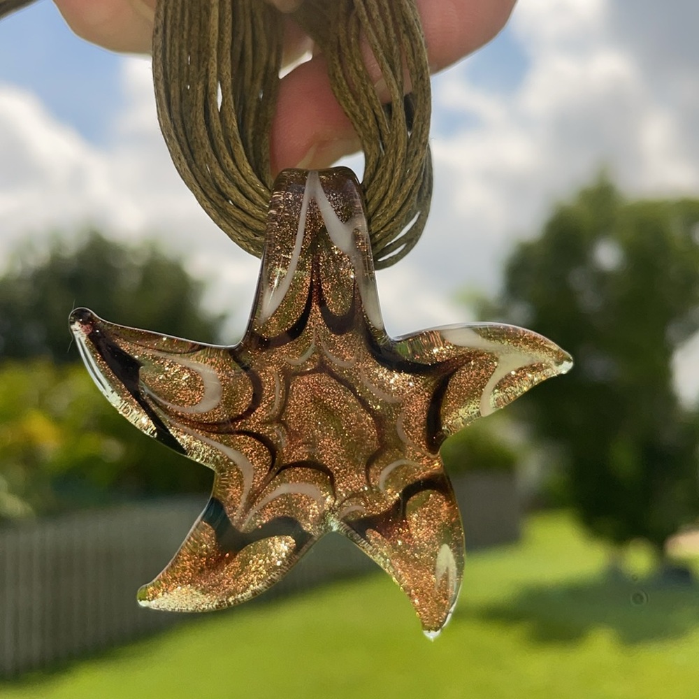 Elegant Star Pendant Necklace